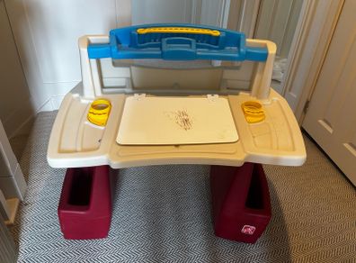Step 2 Art Activity Desk