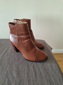 Women's  Clarks boots