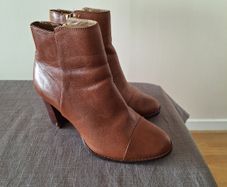 Women's  Clarks boots