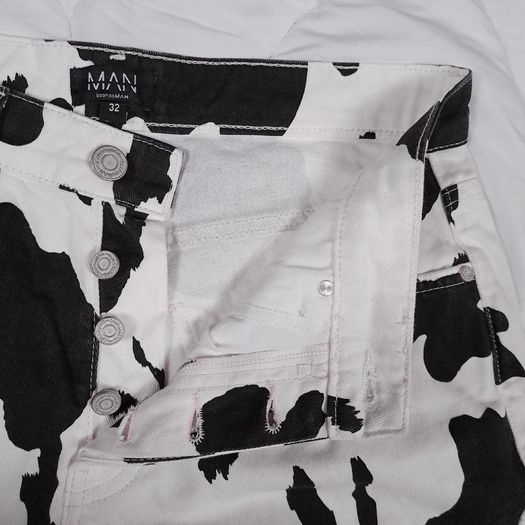 Boohoo Man White Black Cow Print Graphic Straight Leg Denim Jeans W32/L31