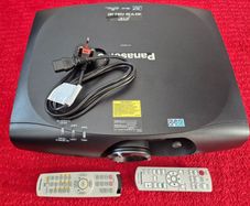 Projector Panasonic Pt-rz470eak