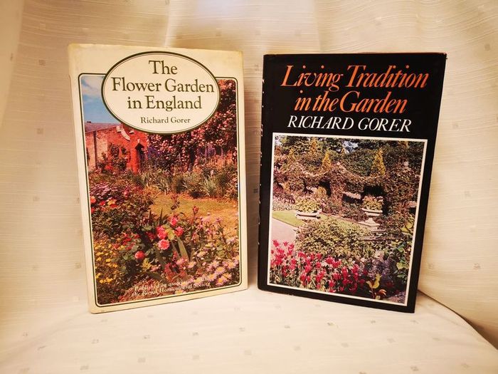 SALE!Living Tradition in the Garden (Sold) & The Flower Garden in England - Richard Gorer