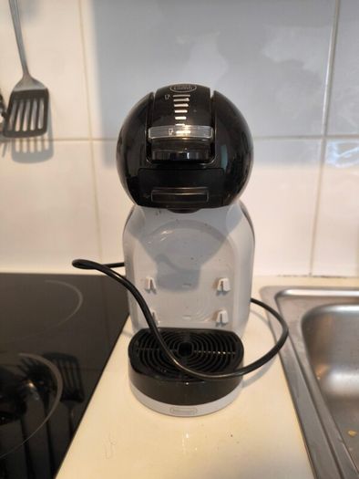 Dolce gusto DeLonghi Coffee machine