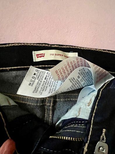 New Levis jeans 4 years old