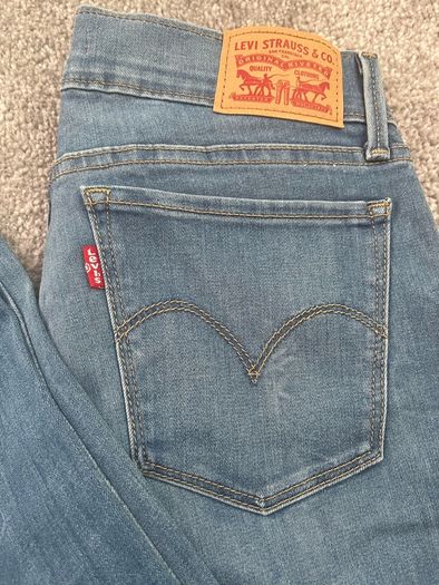 Levis Jeans