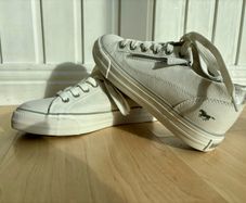New mustang trainers size 4 eu 37