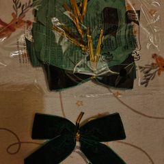Christmas Decorations / Green Velvet Bows