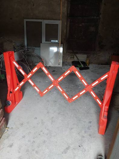 mobile safety barrier