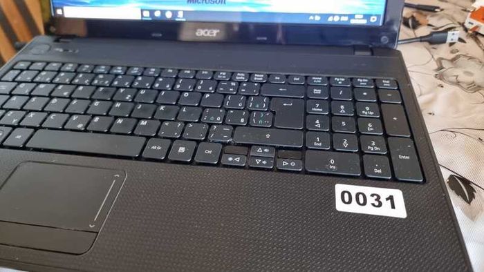 Laptop Acer 5742, working good.