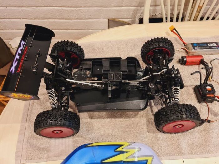 Xtm brushless buggie rc car