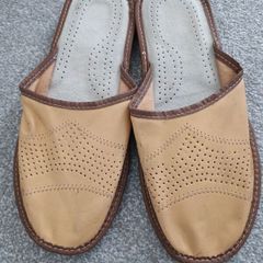 New. men's leather slippers