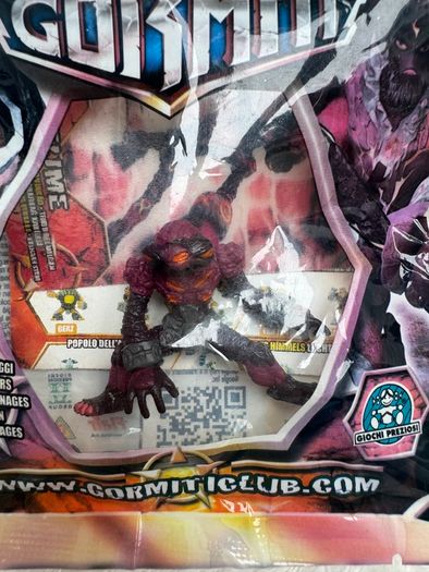 Gormiti Nature Unleashed Fume 2012 approx., 4 cm. Pack is damaged Please see pictures