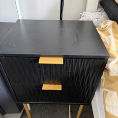 Set of 2 Nightstands