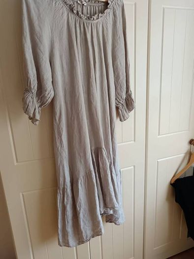 Made in Italy. 100% Linen Dress...