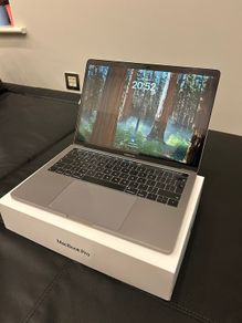 MacBook Pro 13inch 8GB 256GB