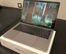 MacBook Pro 13inch 8GB 256GB