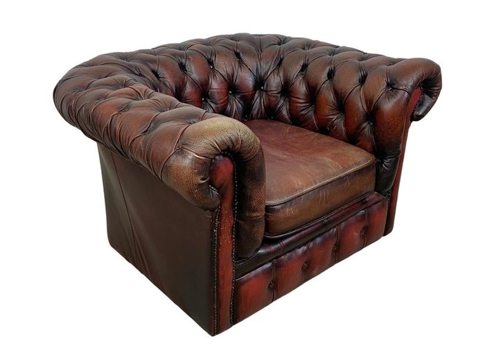 Vintage Deep Button ox-blood leather Chesterfield