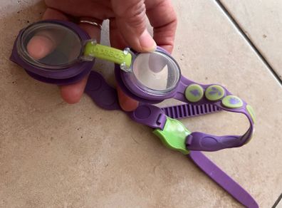 speedo sea squad junior goggles