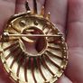 Vintage gold tone brooch. Image 3