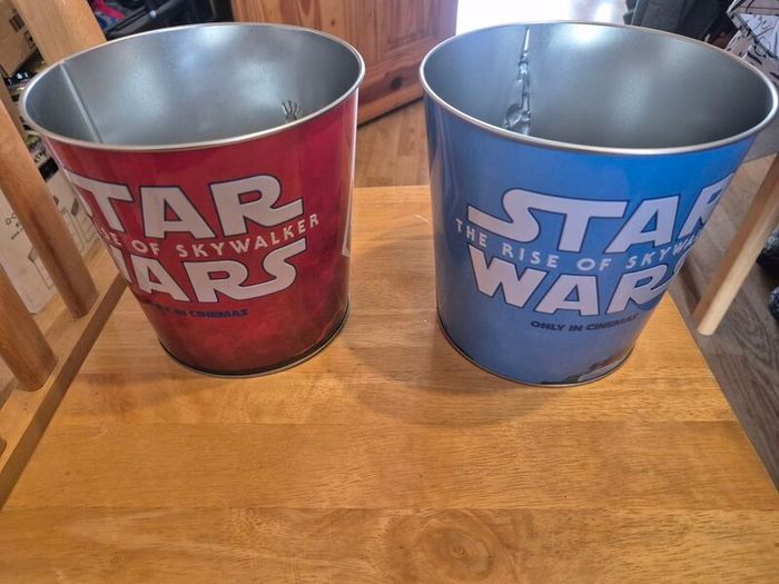 2 star Wars Rise of the skywalker popcorn buckets