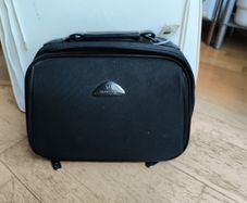 Cosmetics / jewellery storage (travel) bag