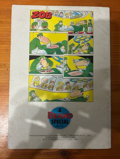 Comic: 'A Beano Special. Dennis the Menace and Gnasher' no.19