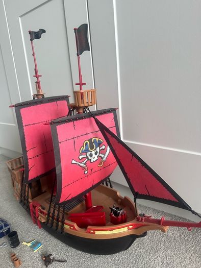 Pirate ship playmobil fun toy