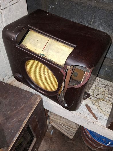 Antique valve radio's PRICE IS FOR 1 ONLY