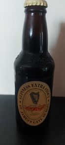Guinness unopened bottle full,,1996 ,,see pictures for condition ,collectors item, sold as seen ,buyer collects or pays postage thank you,