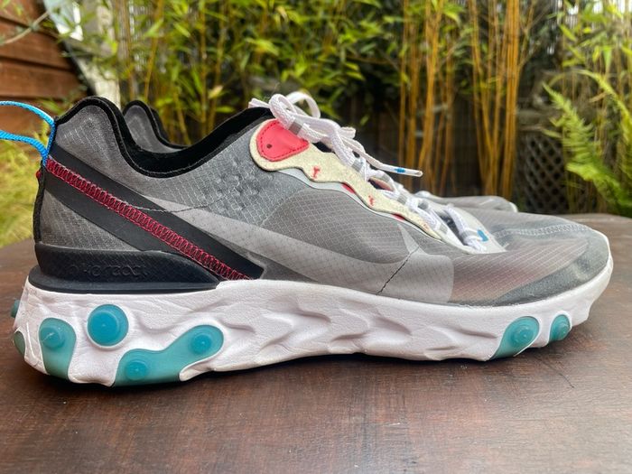 Nike React Element 87 Dark Grey Photo Blue AQ1090-003 size 10.5