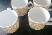 4 vintage Tams teacups 70s print