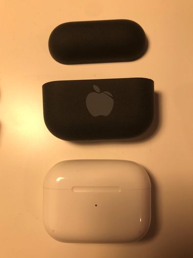 Apple AirPods Pro Case