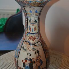 Large porcelain Japanese vase