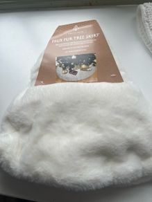 tree skirt