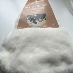tree skirt