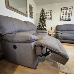 2x 3 Seater Recliners
