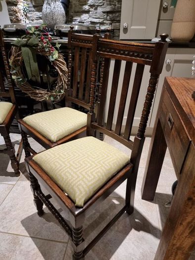 Stunning Oak Chairs x 4