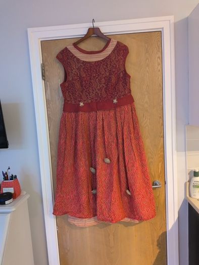 Enjoy Designer  Dress. S.46 -18? - Suited Size 16.