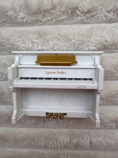 Sylvanian Families Piano Epoch Used Damaged Approx. 7 cm. Used Damaged Please see photos