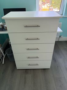 White 5 drawer chest of drawers