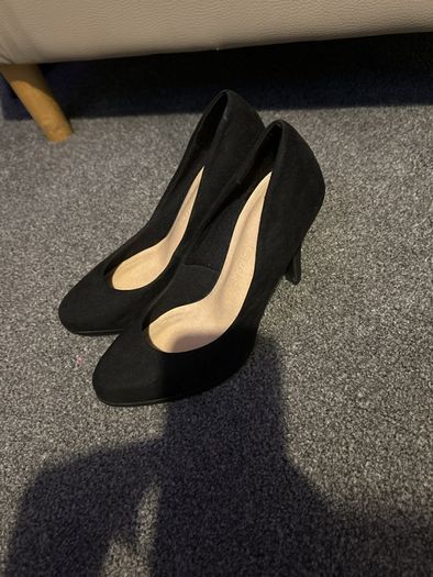 m and s heels