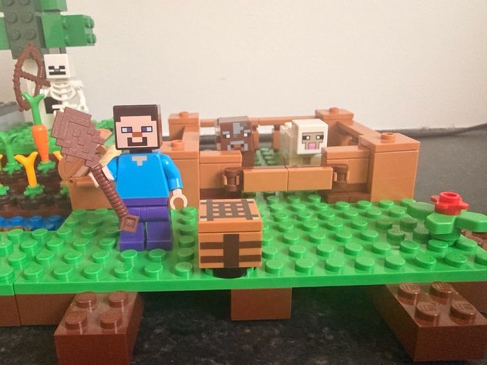 Lego Minecraft: The Farm #21114 - Retired set
