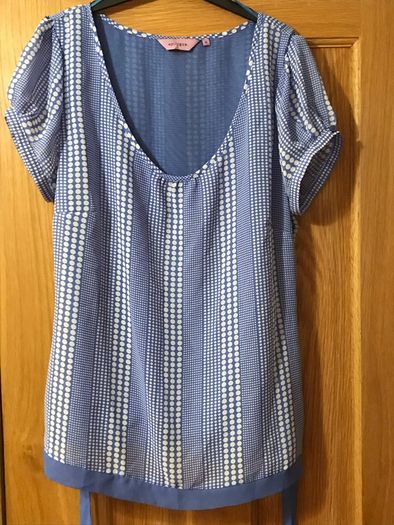 Ladies Top Size 14/16 with detachable ribbon belt