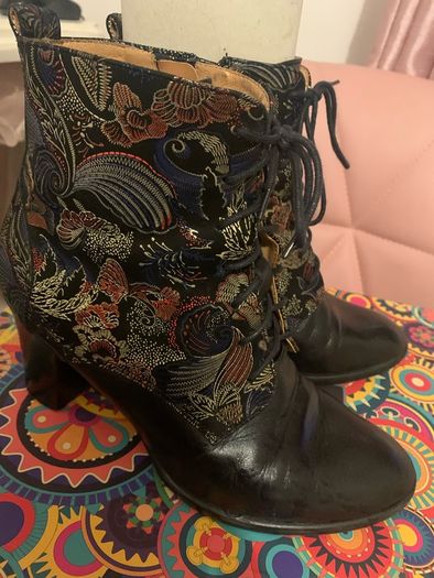 boots 36