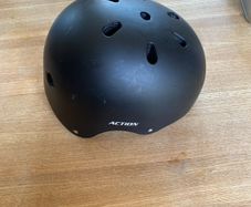 Skateboard/scooter helmet