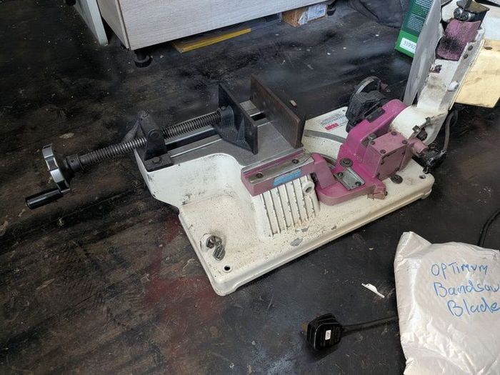 Optimum portable bandsaw