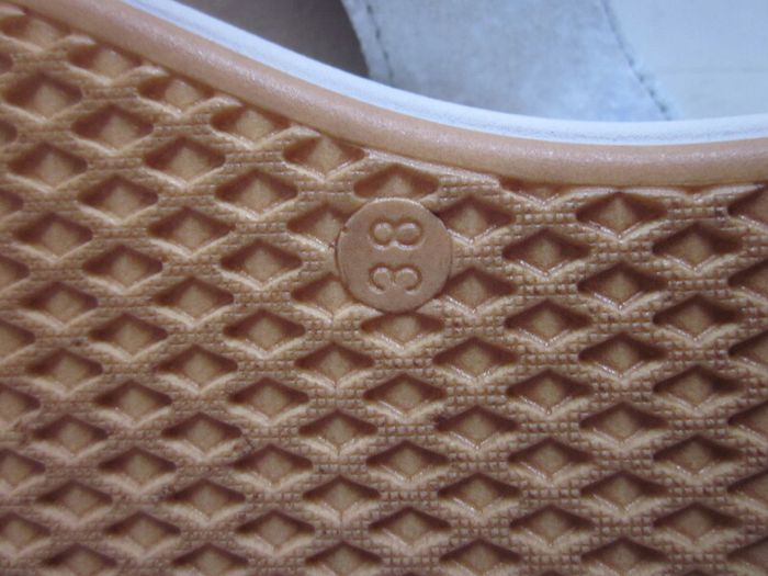 Fly Fot Leather, Touch-Fasten Toe Post Sandals Light Grey S5