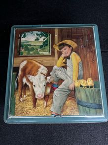 Vintage Tin Box. No key.