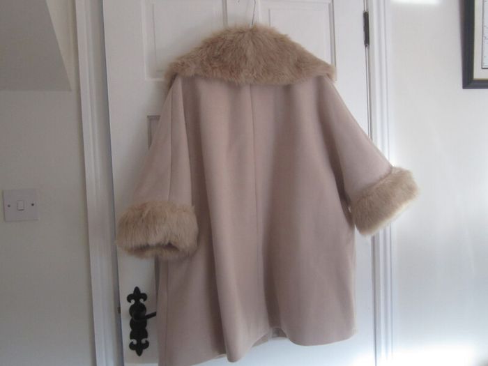 RIVER ISLAND   fur trimmed    size 16 -20