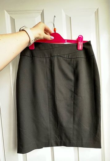 Warehouse skirt